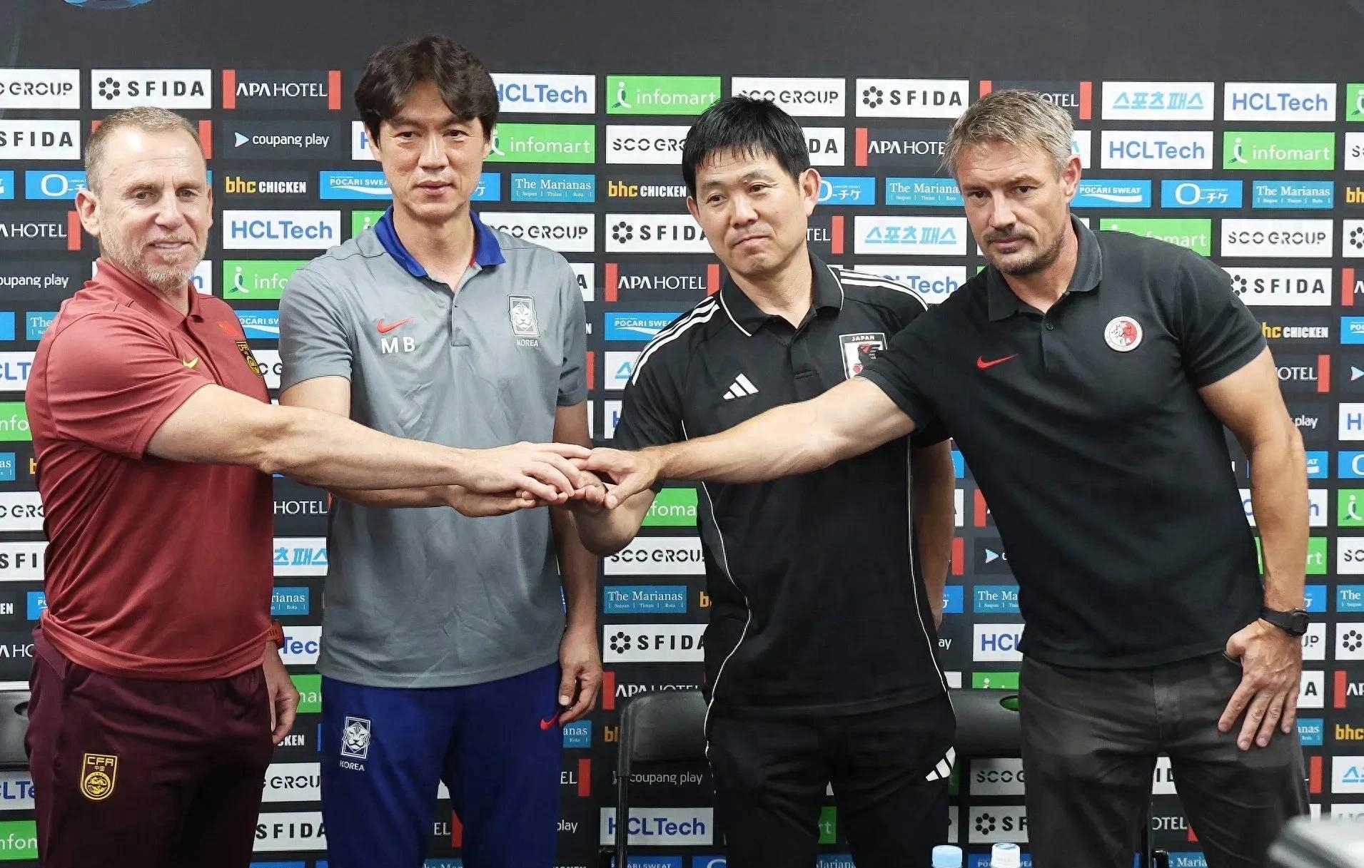 HTH体育APP下载,亚冠赛后再迎强敌，法兰克福外线爆发，主帅态度——质疑声仍在，轮换策略成焦点的简单介绍